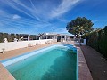 Jolie maison de 2 chambres avec piscine, eau de ville et énergie solaire in Alicante Dream Homes Castalla 