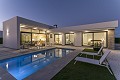 Modernas villas independientes con piscina privada, 3 dormitorios y 2 baños en parcela de 550 m2 in Alicante Dream Homes Castalla 