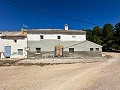 Geräumiges Landhaus mit 8 Zimmern zum Renovieren in Yecla in Alicante Dream Homes Castalla 