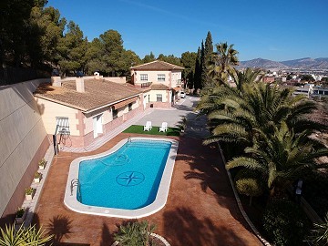 Gran Villa en las afueras de Monovar, a poca distancia de la ciudad