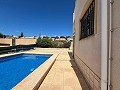 Villa mit 3 Schlafzimmern und 2 Bädern und großer Garage in Alicante Dream Homes Castalla 