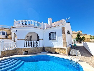 Hermosa villa de 3 dormitorios con piscina privada