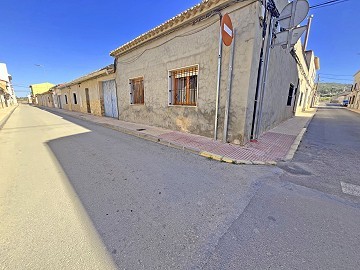 Casa de tres habitaciones y dos baños en Pinoso