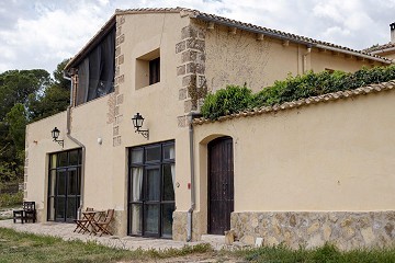 Finca mit 7 Schlafzimmern und 8 Bädern in Alcoy