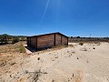 27.000 m2 Grundstück mit Holzhütte in Alicante Dream Homes Castalla 