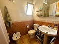 Prachtige villa met drie slaapkamers en een apart appartement met één slaapkamer in Alicante Dream Homes Castalla 