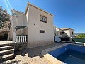 Hermosa villa de tres dormitorios con apartamento independiente de un dormitorio in Alicante Dream Homes Castalla 