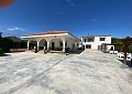 Luxe villa met 3 slaapkamers in Elda met een prachtig gastenverblijf met 3 slaapkamers en 3 badkamers in Alicante Dream Homes Castalla 