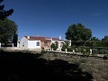 Impresionante villa de 4 dormitorios con piscina en Caudete in Alicante Dream Homes Castalla 