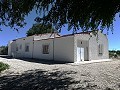 Atemberaubende 4-Schlafzimmer-Villa mit Pool in Caudete in Alicante Dream Homes Castalla 