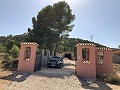 Casa H - Prive en rustige villa in de buurt van Yecla met 4 grote slaapkamers + zwembad in Alicante Dream Homes Castalla 