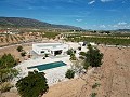 Nouvelle construction de 5 ans, avec 3 chambres, 3 salles de bains, grande piscine et garage in Alicante Dream Homes Castalla 