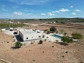 Nouvelle construction de 5 ans, avec 3 chambres, 3 salles de bains, grande piscine et garage in Alicante Dream Homes Castalla 