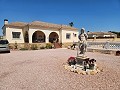 Villa de 3 chambres et 2 salles de bains à Catral avec piscine et accès asphalté in Alicante Dream Homes Castalla 