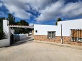 Haus mit 4 Schlafzimmern und 1 Badezimmer, Balsapool und vernünftig dimensioniertem Grundstück in Alicante Dream Homes Castalla 