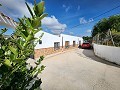 Casa de 4 dormitorios y 1 baño con piscina de balsa y parcela de tamaño razonable in Alicante Dream Homes Castalla 