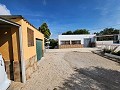 Casa de 4 dormitorios y 1 baño con piscina de balsa y parcela de tamaño razonable in Alicante Dream Homes Castalla 