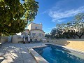 Schöne Villa mit 4 Schlafzimmern und privatem Pool in Alicante Dream Homes Castalla 