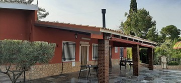 Villa de 3 dormitorios y 2 baños con piscina