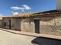 Stadthaus zum Renovieren mit Garten in Alicante Dream Homes Castalla 